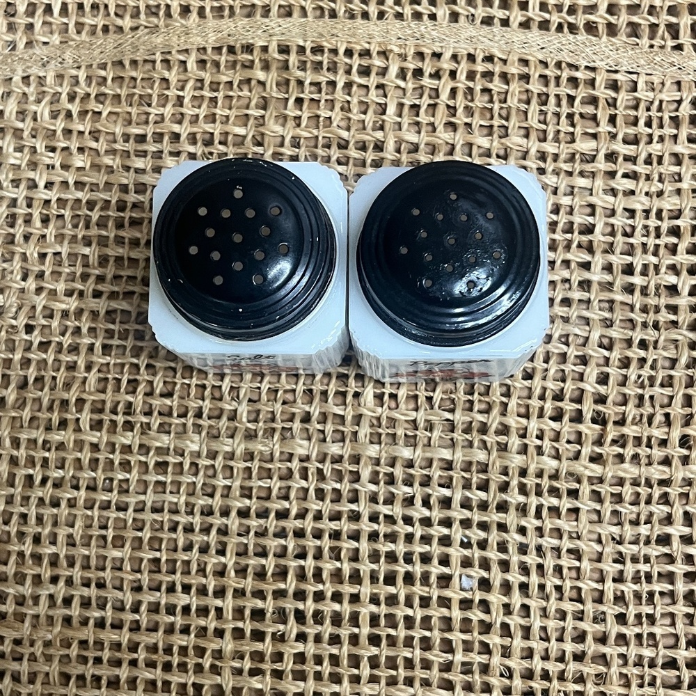 Vintage White Glass Salt and Pepper Set Cottage Farmhouse Floral - Picture 5 of 5